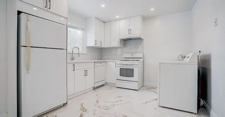 35 Snowshoe Crescent, Markham, ON, L3T 4M7 - 8