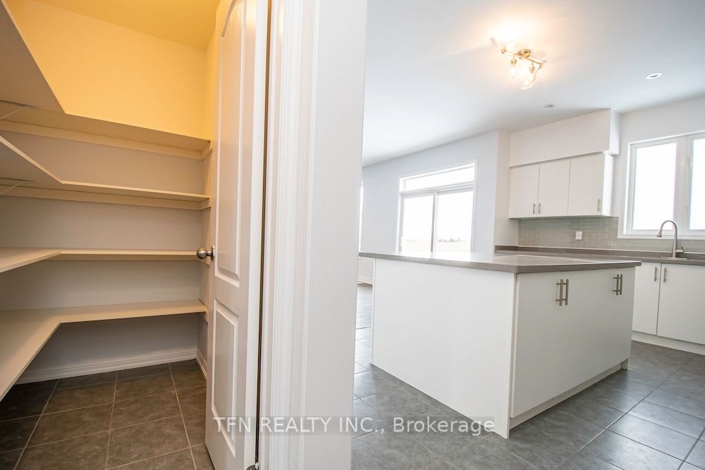 24 Don Hadden Crescent, Brock, ON, L0C 1H0 - 9