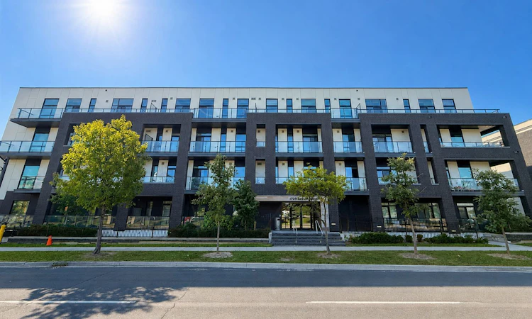 509-1709 Bur Oak Avenue