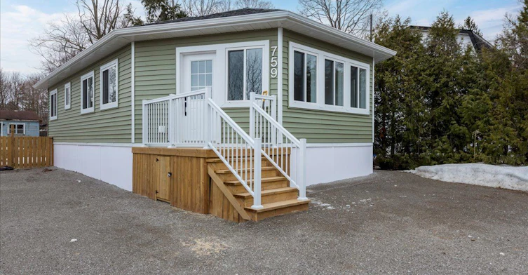 759 Innisfil Beach Road, Innisfil, ON, L9S 4E4
