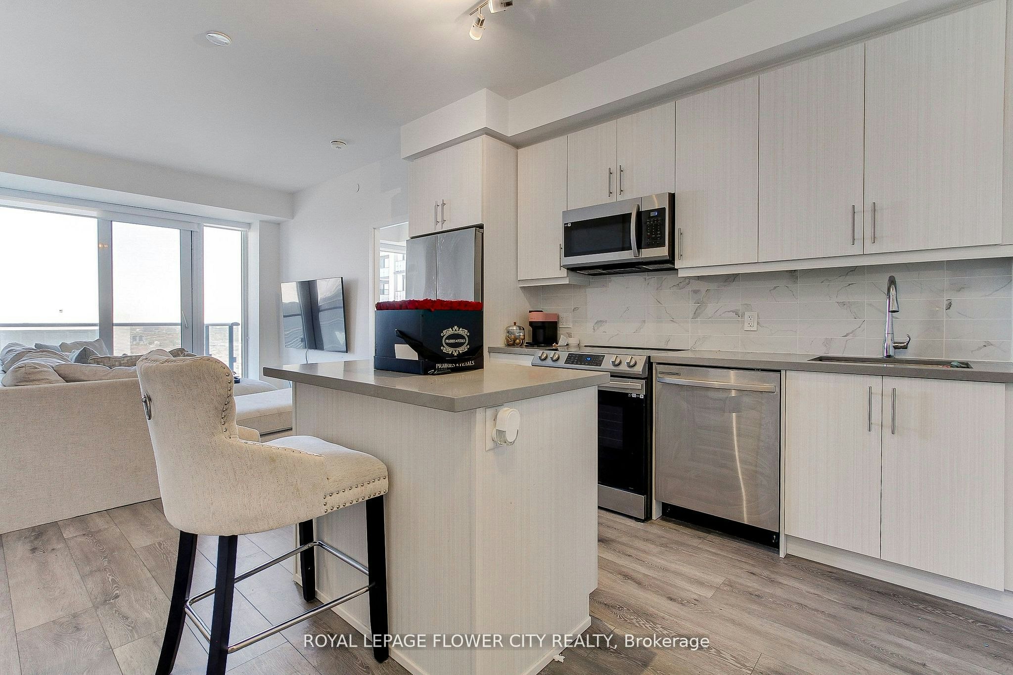 2305-95 Oneida Crescent, Richmond Hill, ON, L4B 0H5 - 2