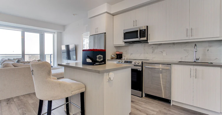 2305-95 Oneida Crescent, Richmond Hill, ON, L4B 0H5 - 2