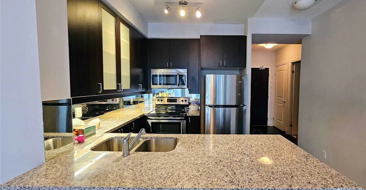 513-131 Upper Duke Crescent, Markham, ON, L6G 0B9 - 6