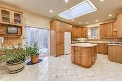 137 Arnold Avenue, Vaughan, ON, L4J 1B8 - 3