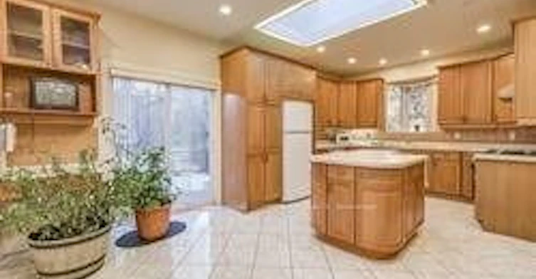 137 Arnold Avenue, Vaughan, ON, L4J 1B8 - 3