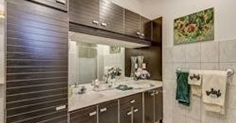 137 Arnold Avenue, Vaughan, ON, L4J 1B8 - 5