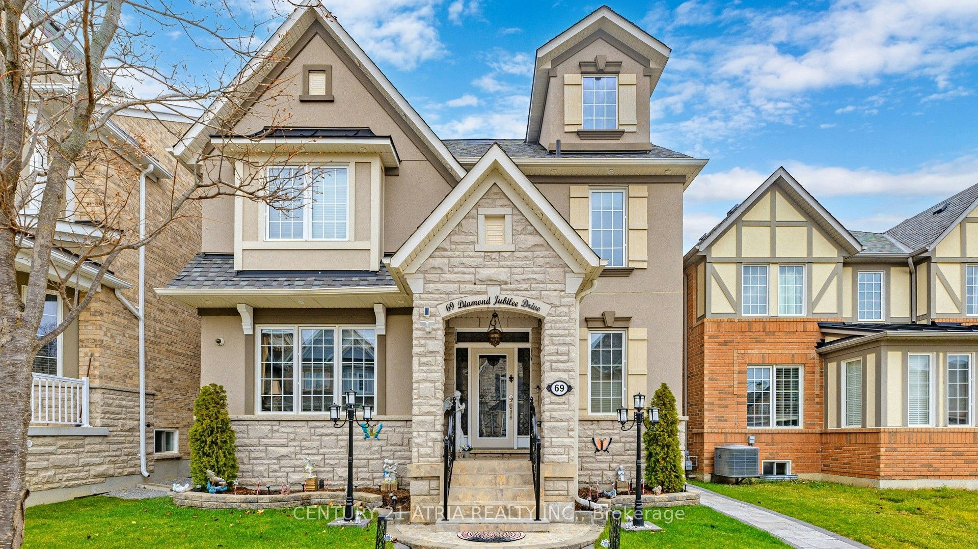 69 Diamond Jubilee Drive, Markham, ON, L6B 0Y5