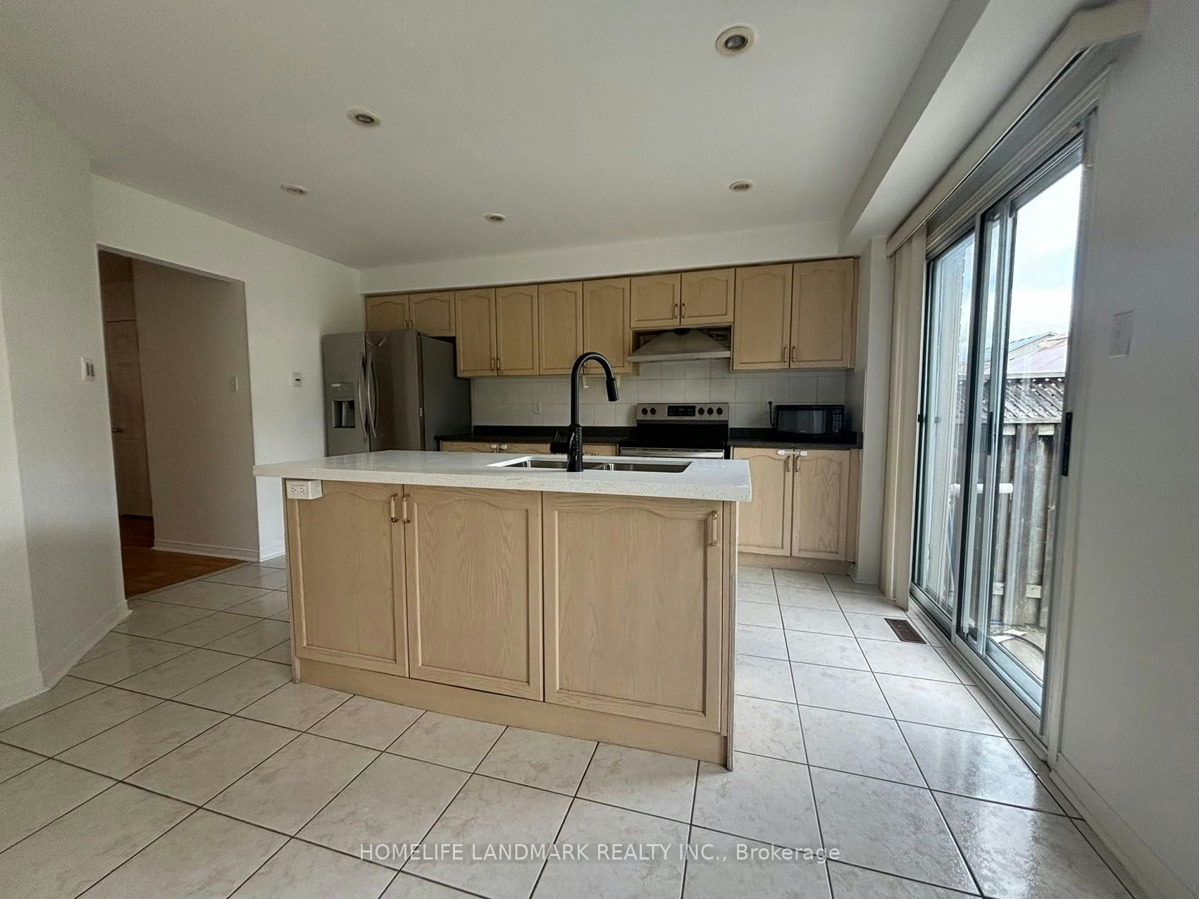 9 Baltic Street, Richmond Hill, ON, L4B 4H8 - 4