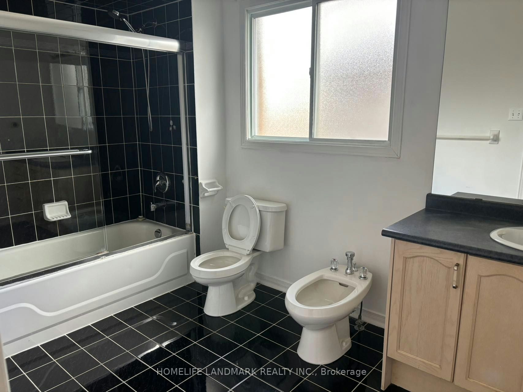9 Baltic Street, Richmond Hill, ON, L4B 4H8 - 11