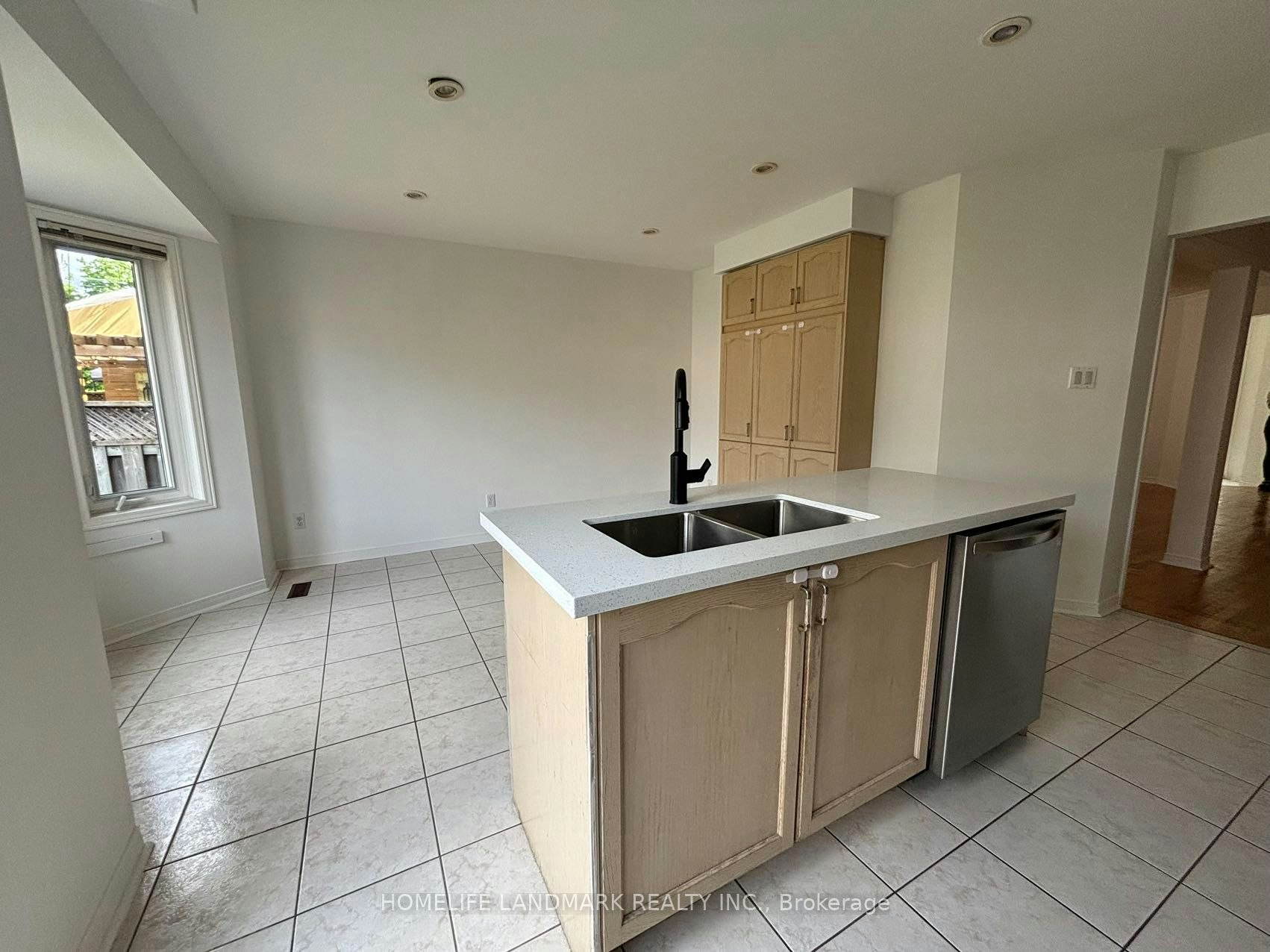 9 Baltic Street, Richmond Hill, ON, L4B 4H8 - 5