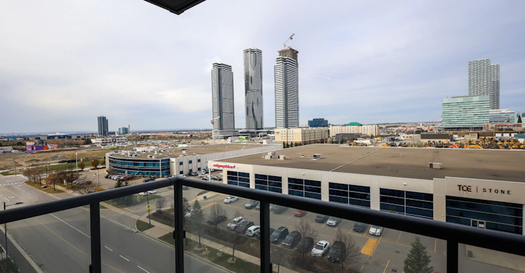 701-38 Honeycrisp Crescent, Vaughan, ON, L4K 5C3 - 27