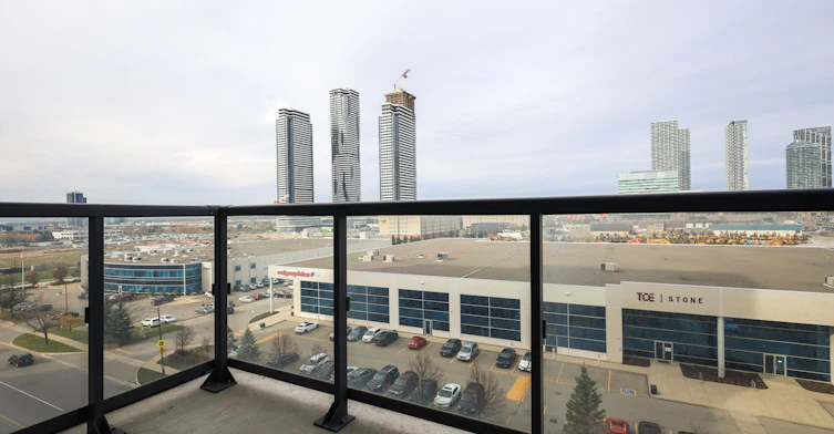 701-38 Honeycrisp Crescent, Vaughan, ON, L4K 5C3 - 24
