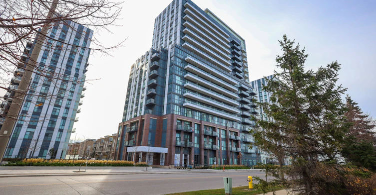 701-38 Honeycrisp Crescent, Vaughan, ON, L4K 5C3