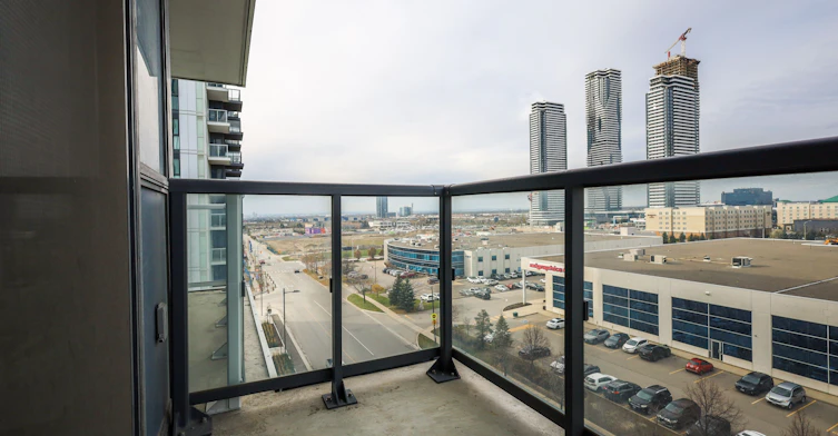 701-38 Honeycrisp Crescent, Vaughan, ON, L4K 5C3 - 26