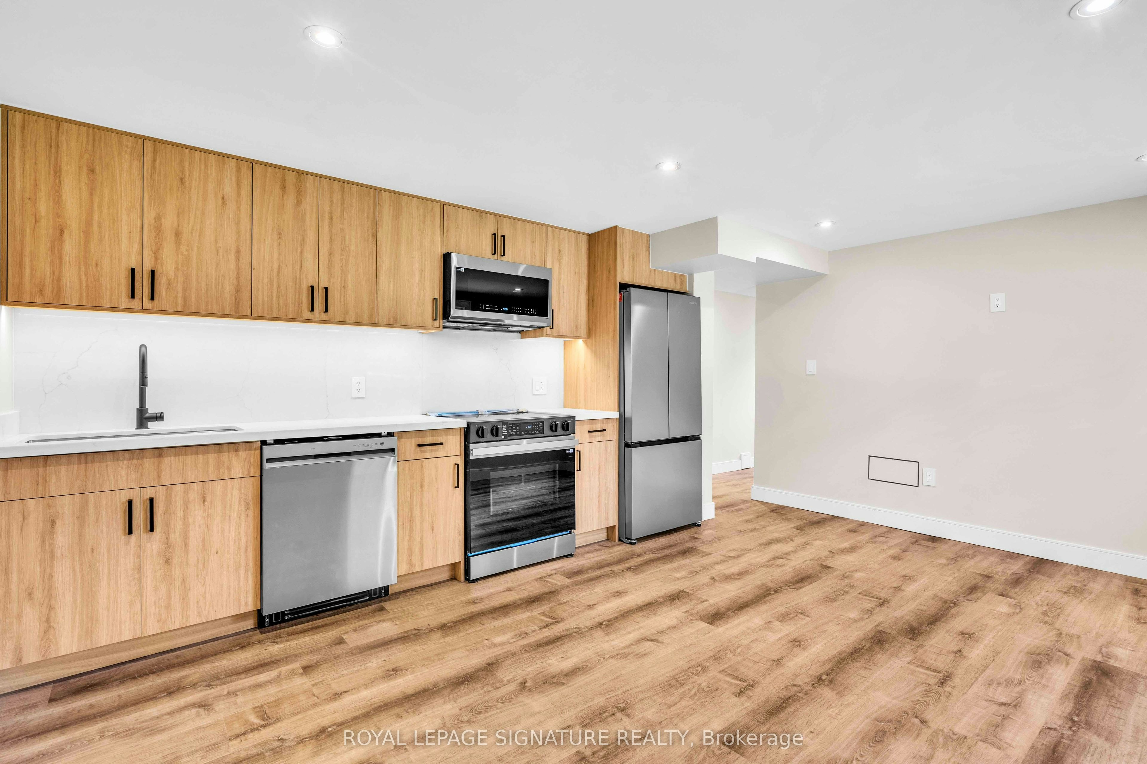 2-986 Srigley Street, Newmarket, ON, L3Y 1Y3 - 3