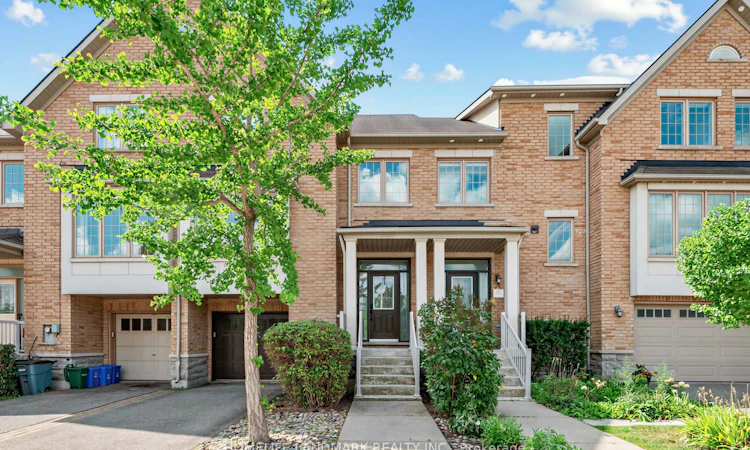 27-8900 Bathurst Street