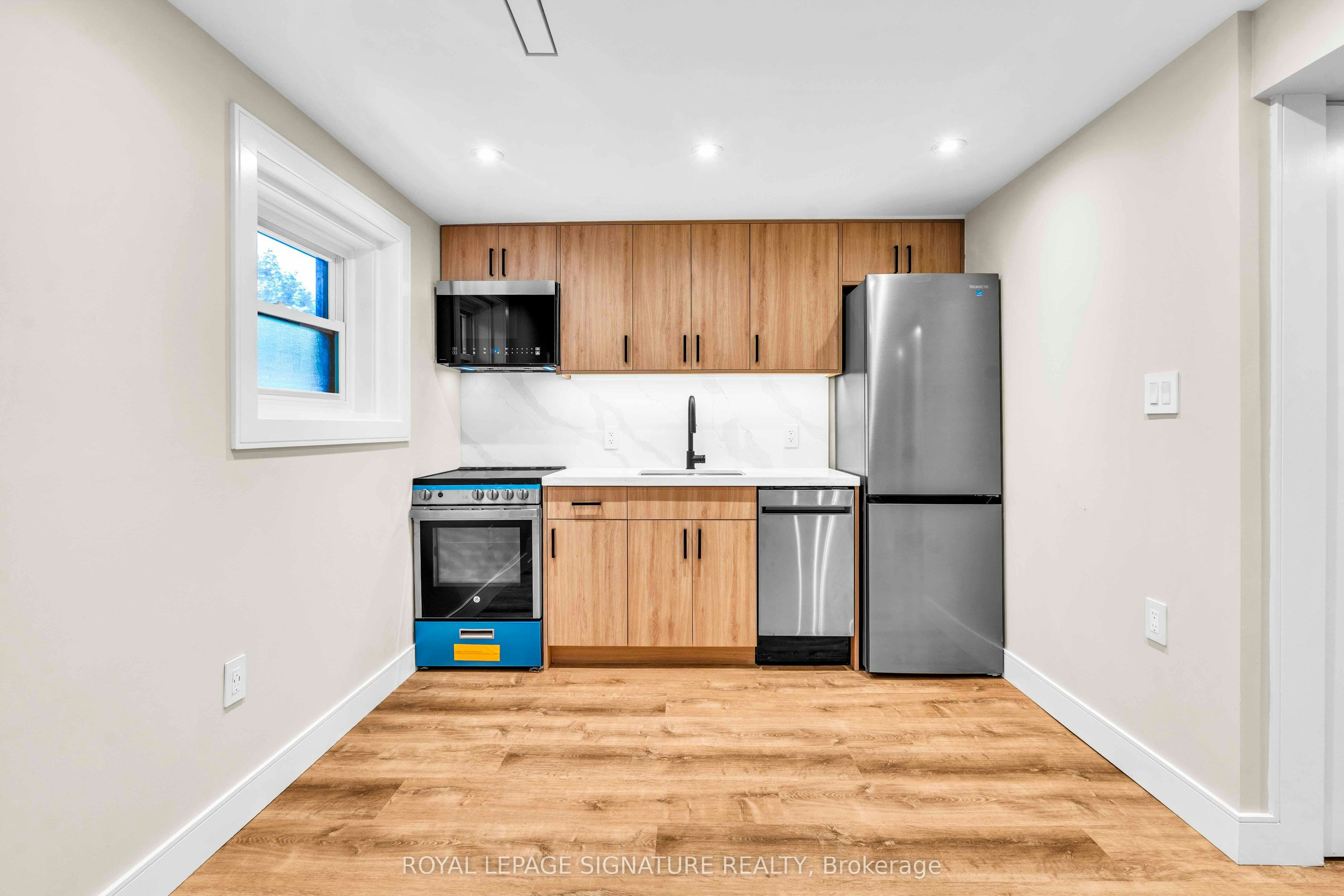 3-986 Srigley Street, Newmarket, ON, L3Y 1Y3 - 4
