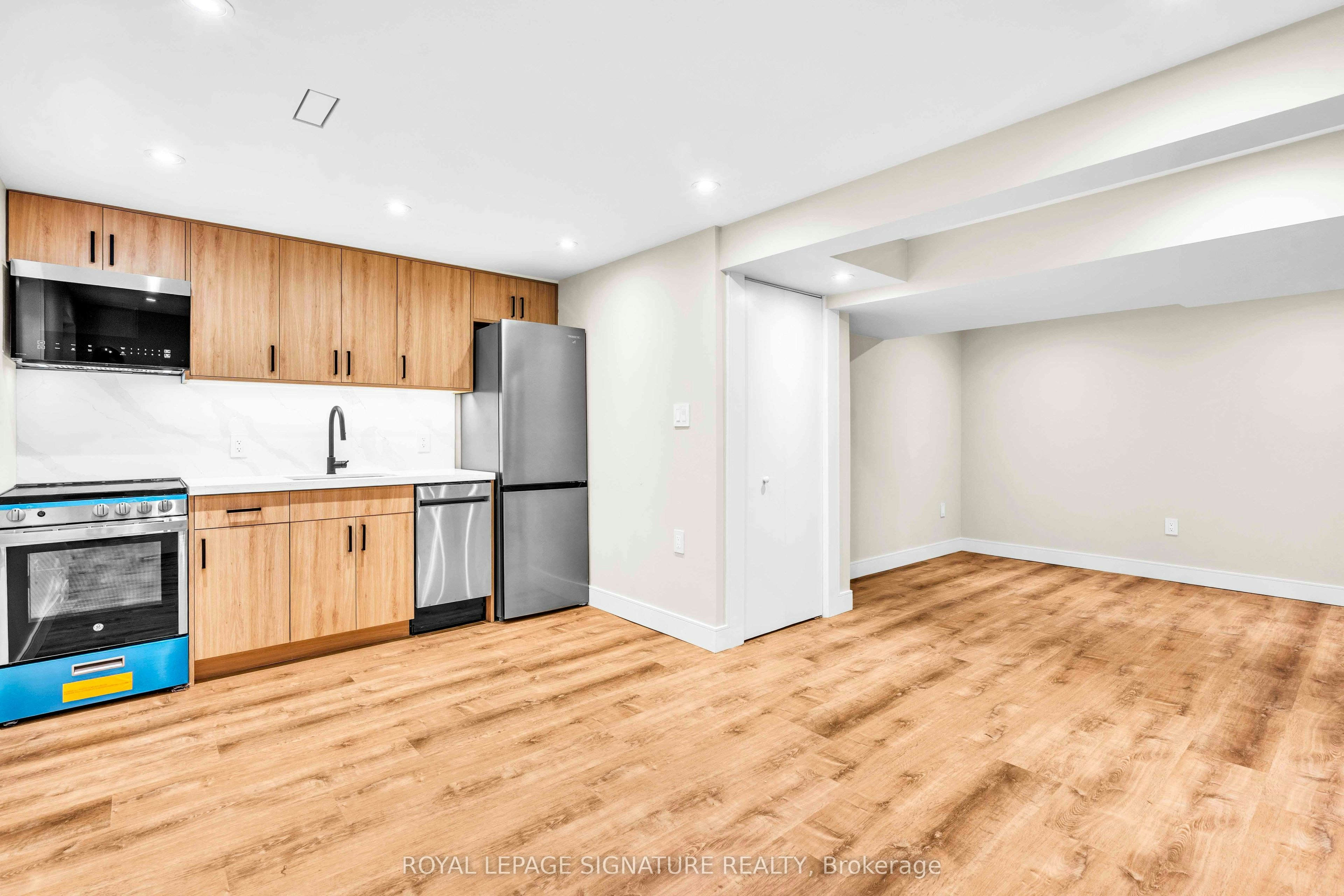 3-986 Srigley Street, Newmarket, ON, L3Y 1Y3 - 2