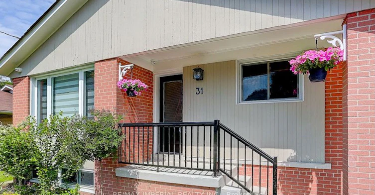 Main Floor-31 Knowles Crescent, Aurora, ON, L4G 1Z6 - 2
