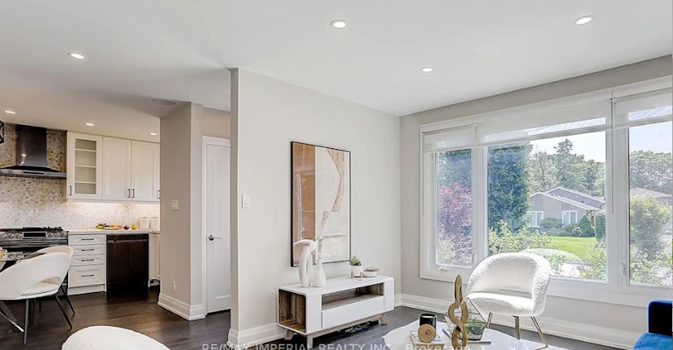 Main Floor-31 Knowles Crescent, Aurora, ON, L4G 1Z6 - 4