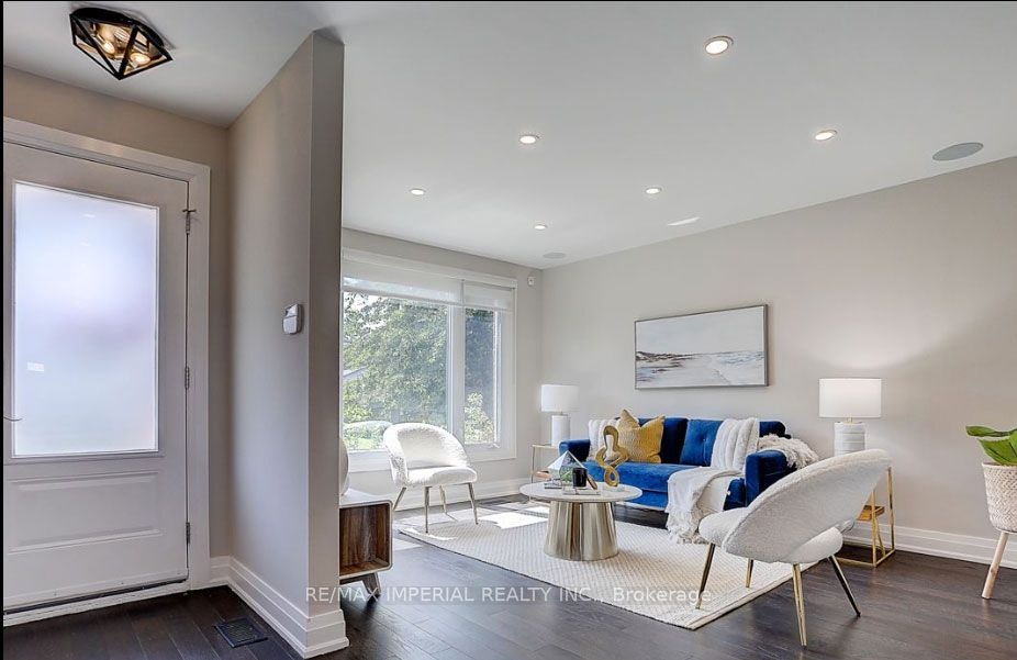 Main Floor-31 Knowles Crescent, Aurora, ON, L4G 1Z6 - 3