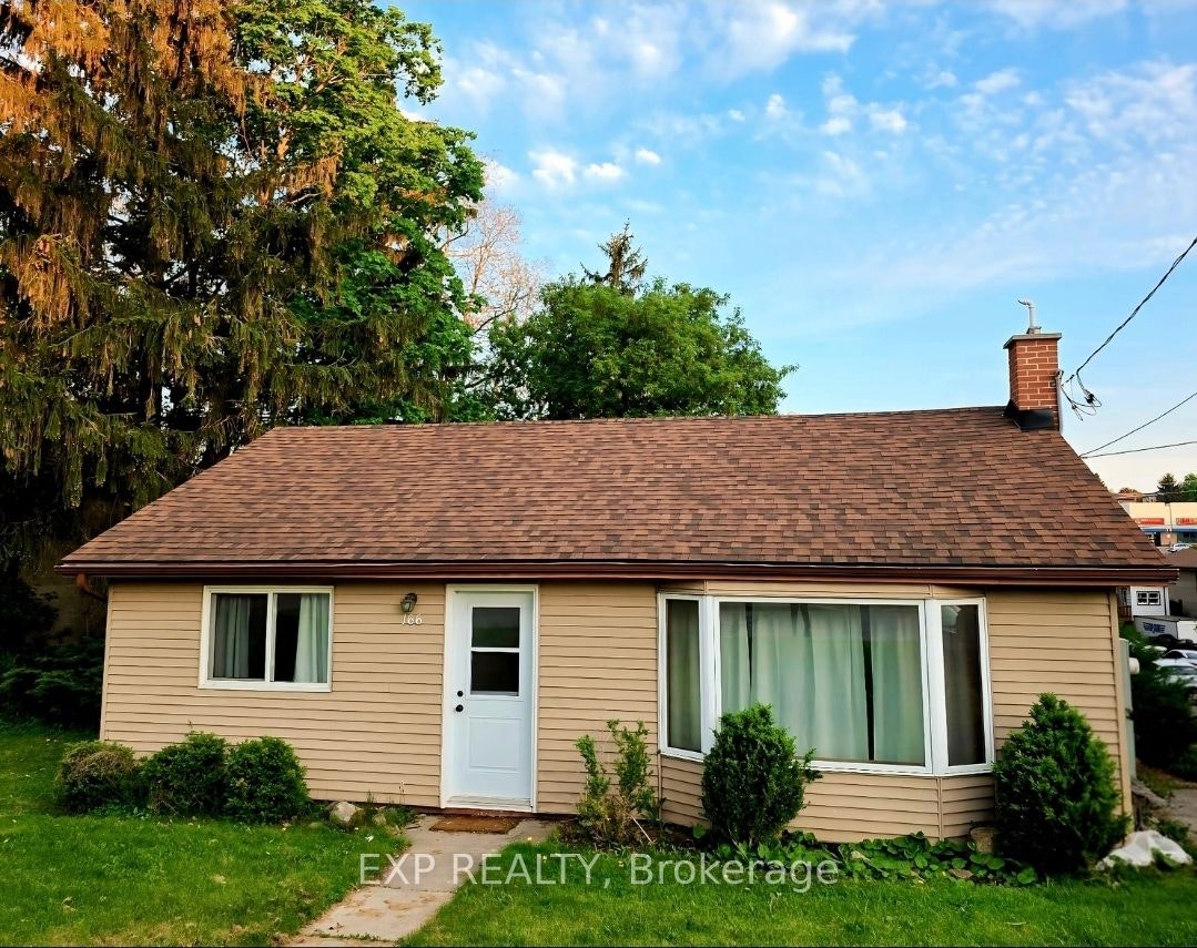 166 John Street W, Bradford West Gwillimbury, ON, L3Z 2A7