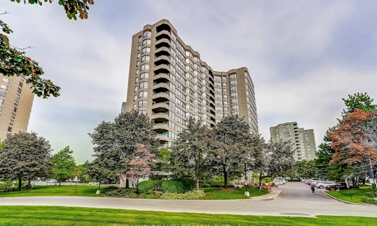 1402-7440 Bathurst Street