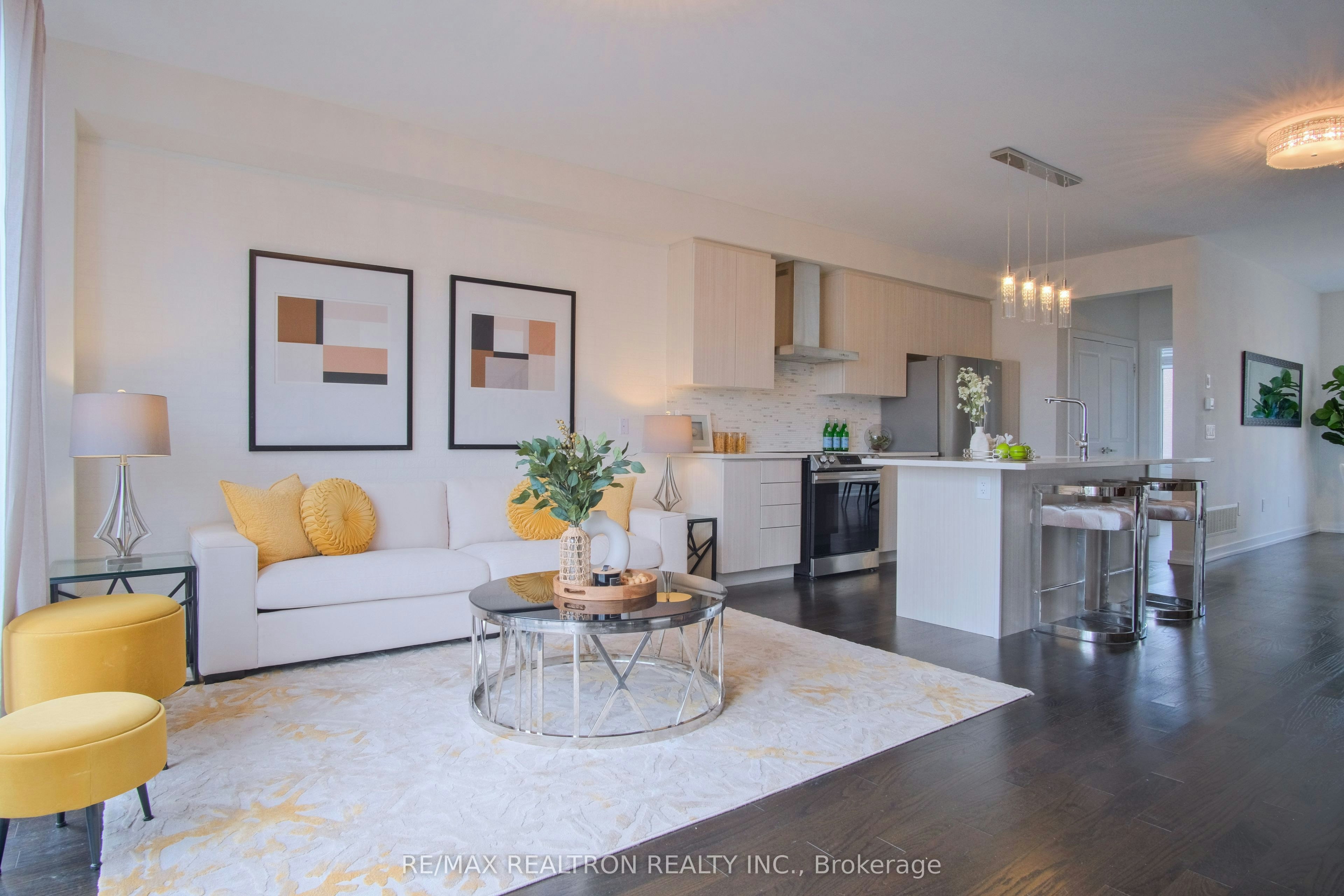 7 Glenngarry Crescent, Vaughan, ON, L6A 4Z4