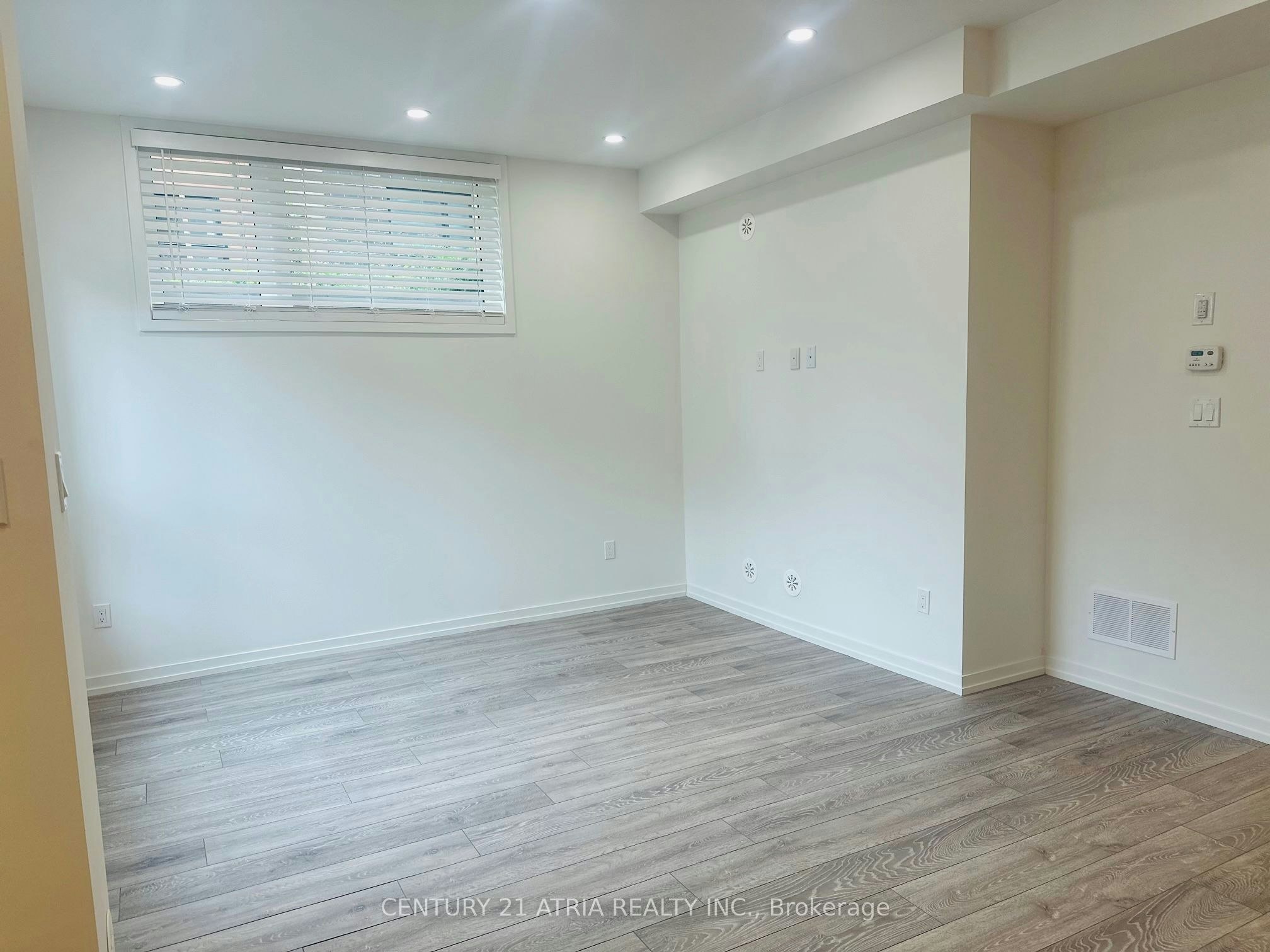 14-22 Lytham Green Circle, Newmarket, ON, L3Y 0H5 - 14