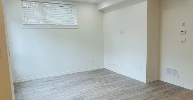 14-22 Lytham Green Circle, Newmarket, ON, L3Y 0H5 - 14