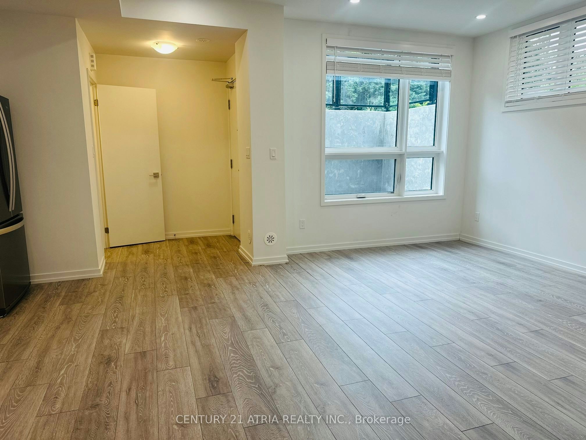 14-22 Lytham Green Circle, Newmarket, ON, L3Y 0H5 - 8