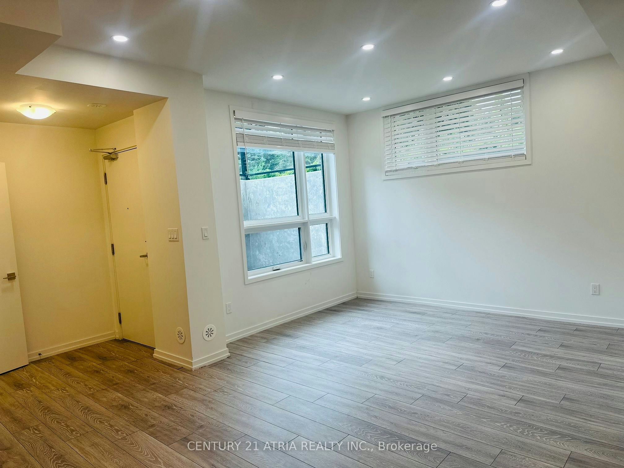 14-22 Lytham Green Circle, Newmarket, ON, L3Y 0H5 - 7