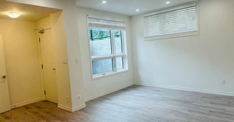 14-22 Lytham Green Circle, Newmarket, ON, L3Y 0H5 - 7