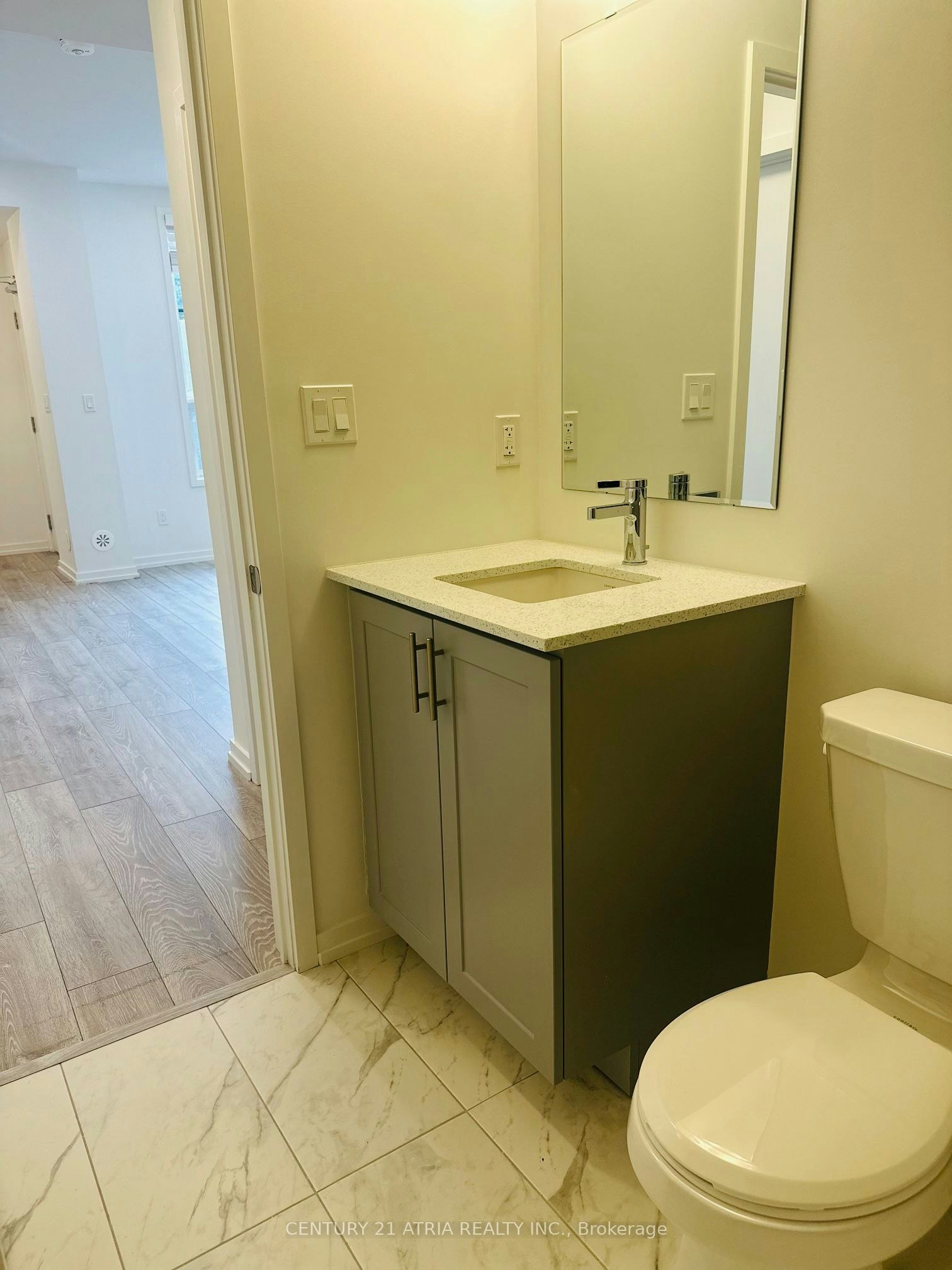 14-22 Lytham Green Circle, Newmarket, ON, L3Y 0H5 - 3