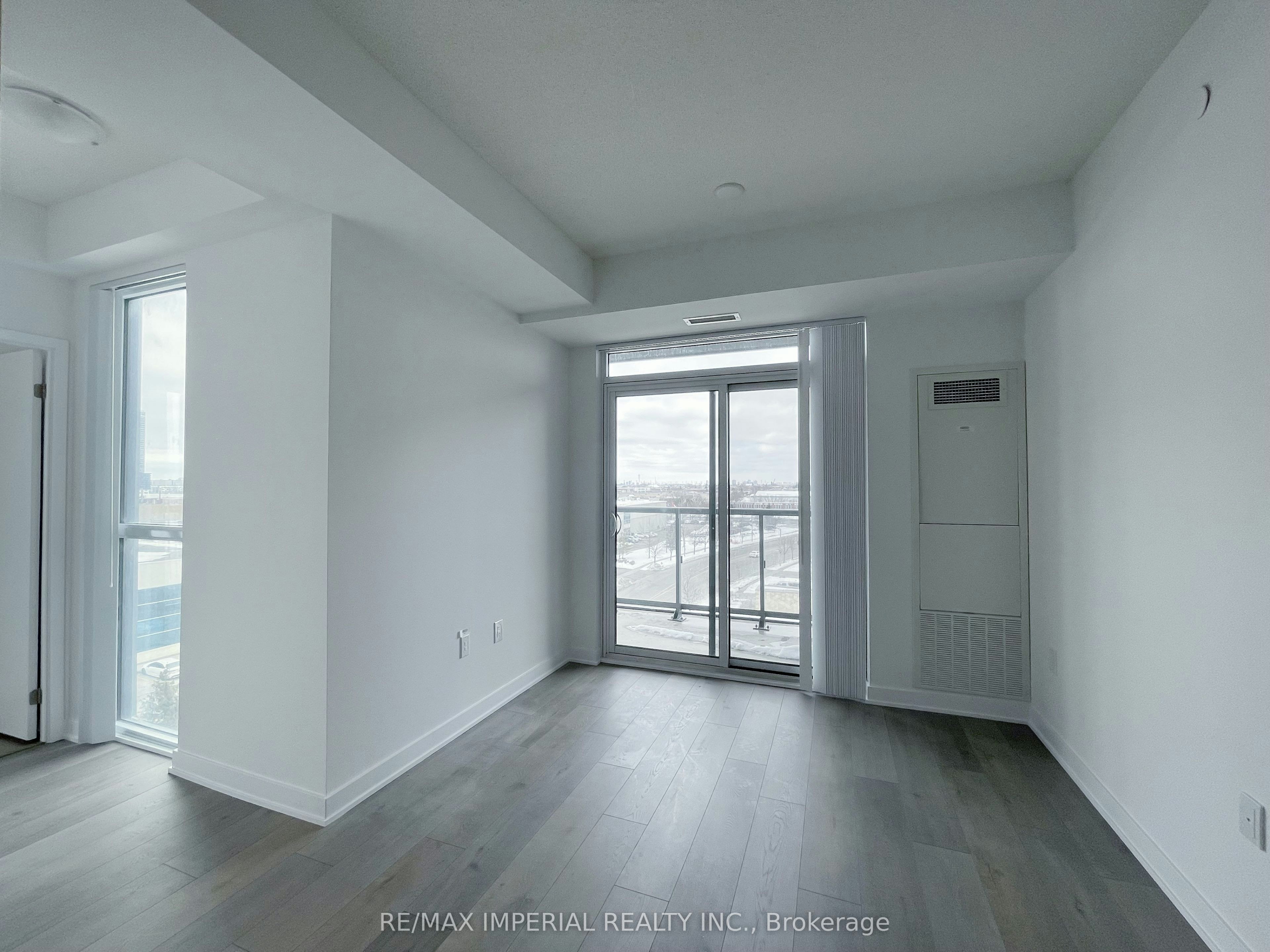 616-38 Honeycrisp Crescent, Vaughan, ON, L4K 0M7