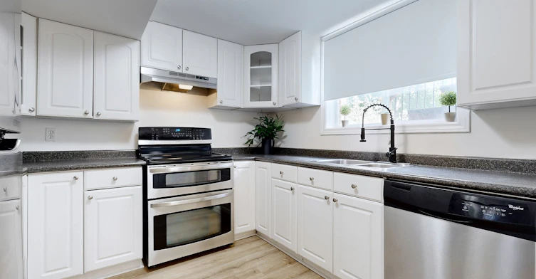Lower Level-267 Savage Road, Newmarket, ON, L3X 1S1 - 7