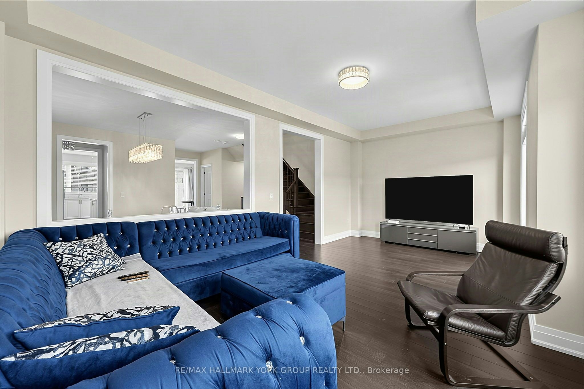 21 Sparks Street, Aurora, ON, L4G 0Z9 - 18