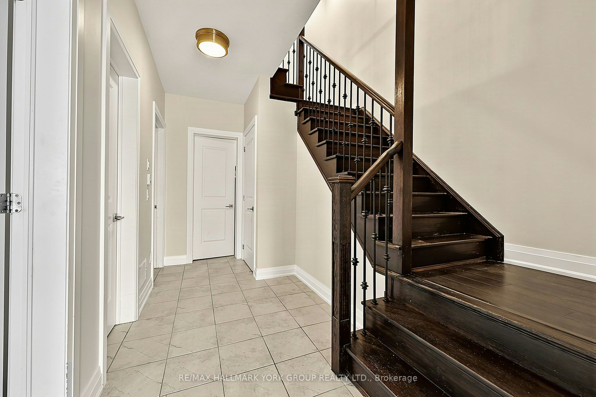 21 Sparks Street, Aurora, ON, L4G 0Z9 - 4