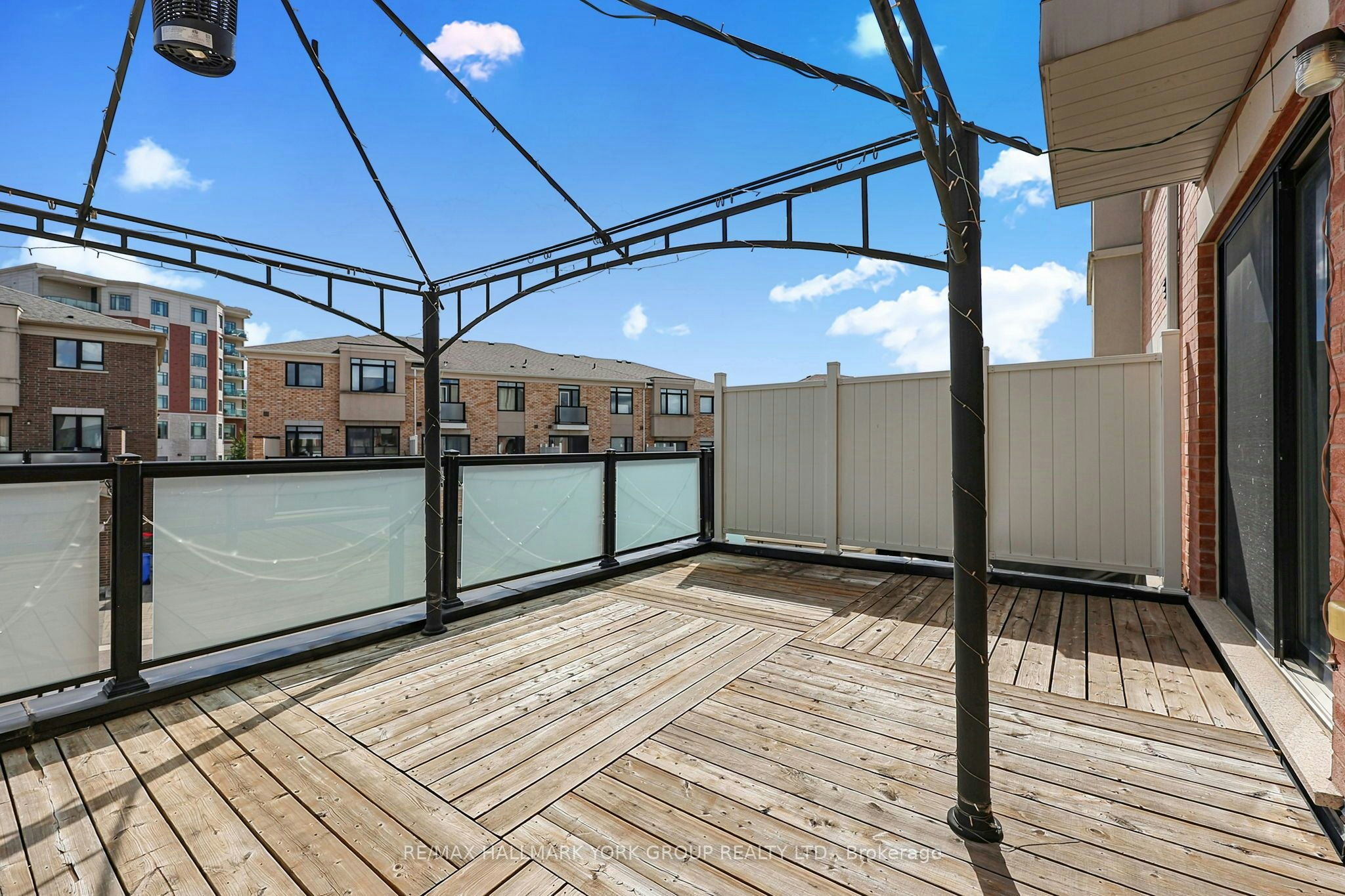 21 Sparks Street, Aurora, ON, L4G 0Z9 - 14
