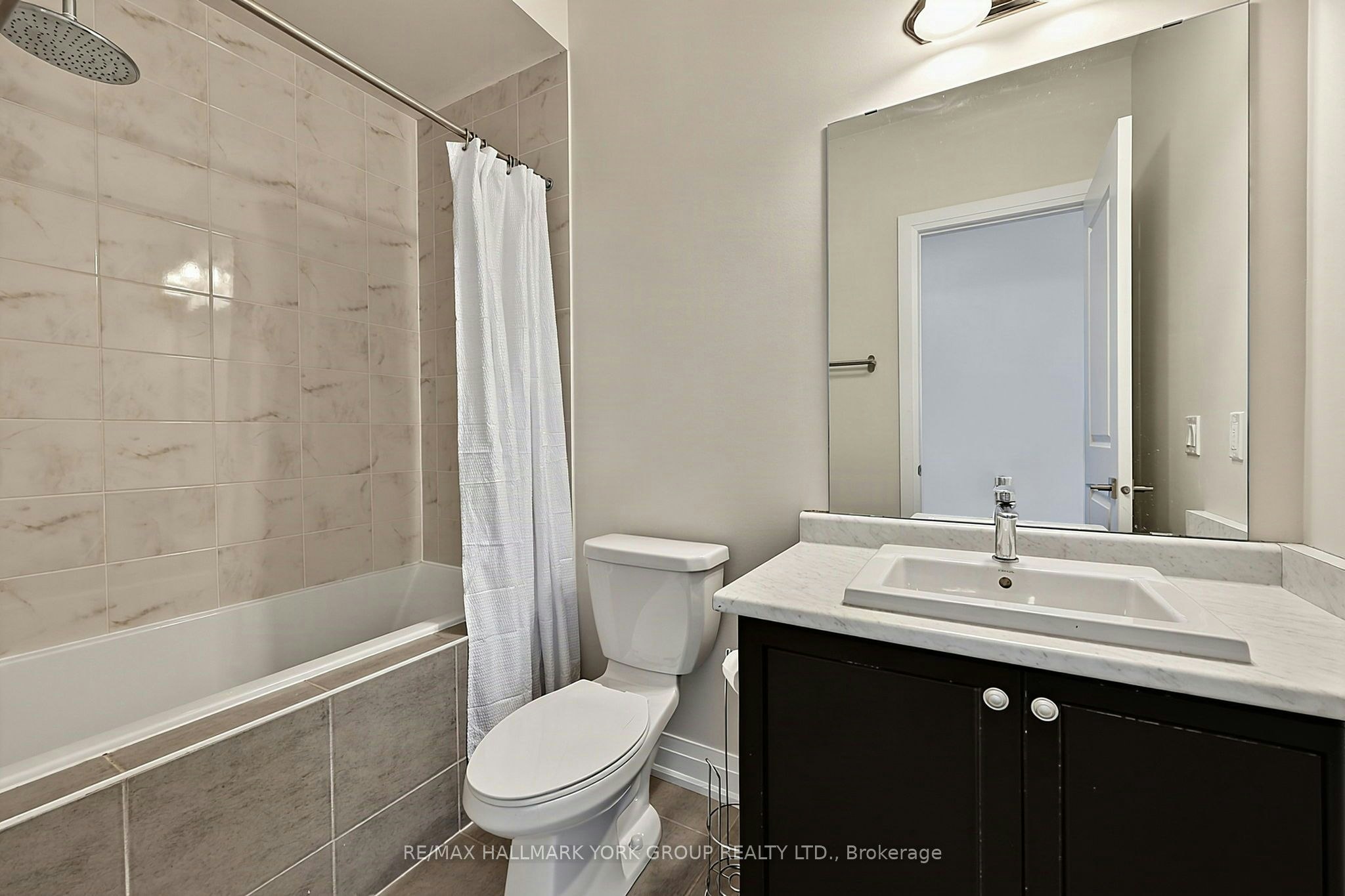 21 Sparks Street, Aurora, ON, L4G 0Z9 - 26