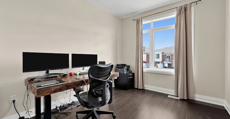 21 Sparks Street, Aurora, ON, L4G 0Z9 - 24