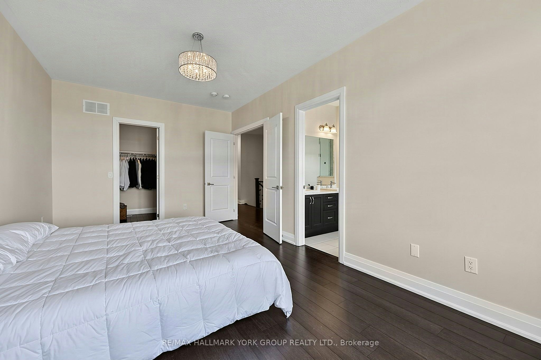21 Sparks Street, Aurora, ON, L4G 0Z9 - 20