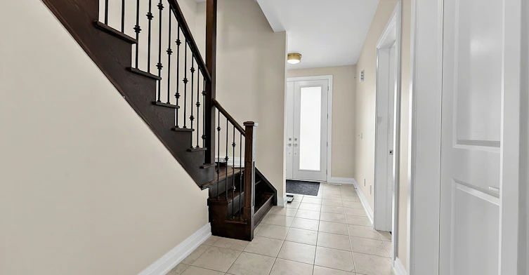 21 Sparks Street, Aurora, ON, L4G 0Z9 - 3