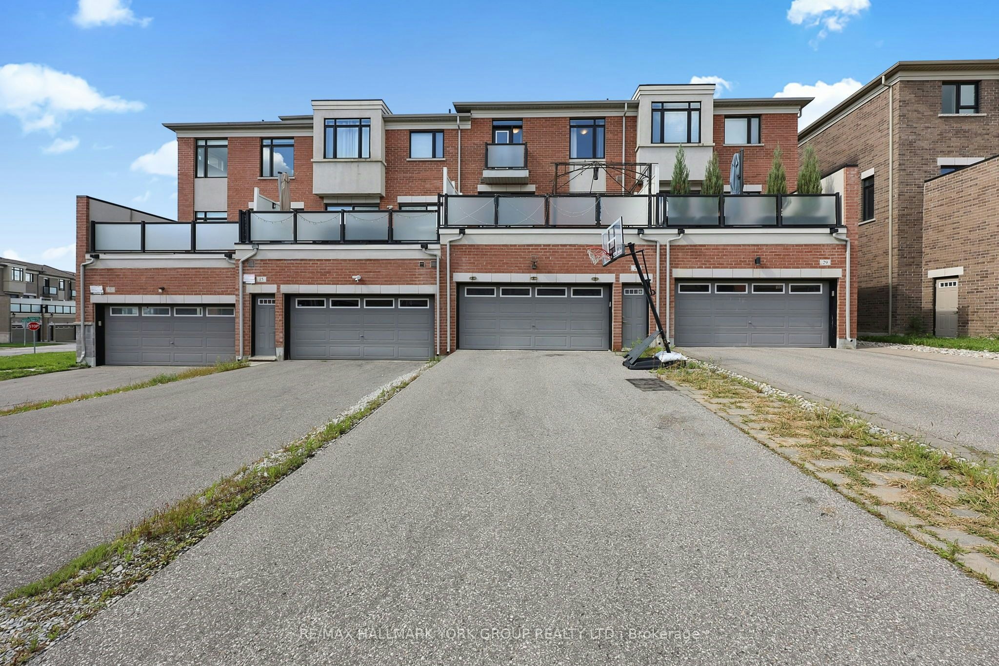 21 Sparks Street, Aurora, ON, L4G 0Z9 - 31