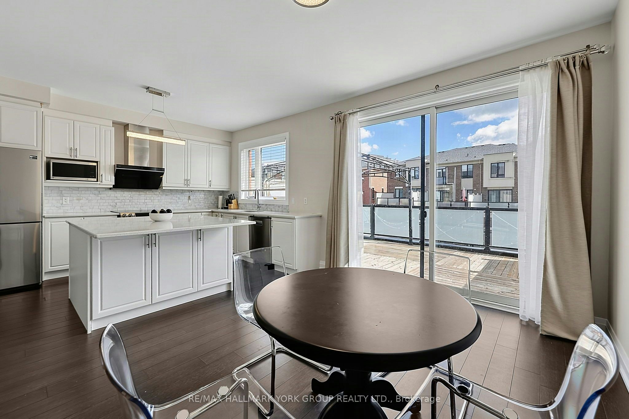 21 Sparks Street, Aurora, ON, L4G 0Z9 - 12