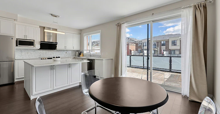 21 Sparks Street, Aurora, ON, L4G 0Z9 - 12