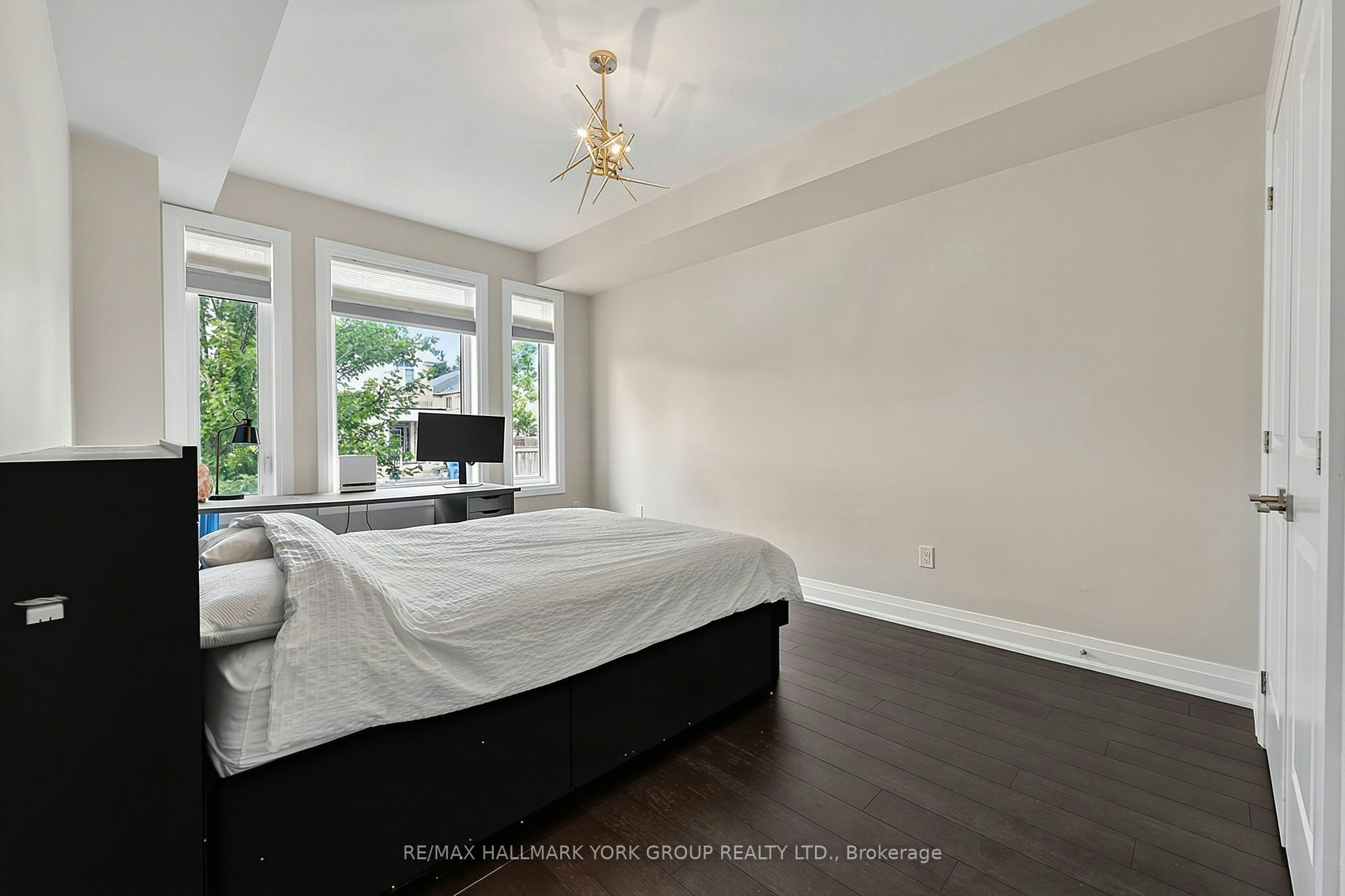 21 Sparks Street, Aurora, ON, L4G 0Z9 - 5