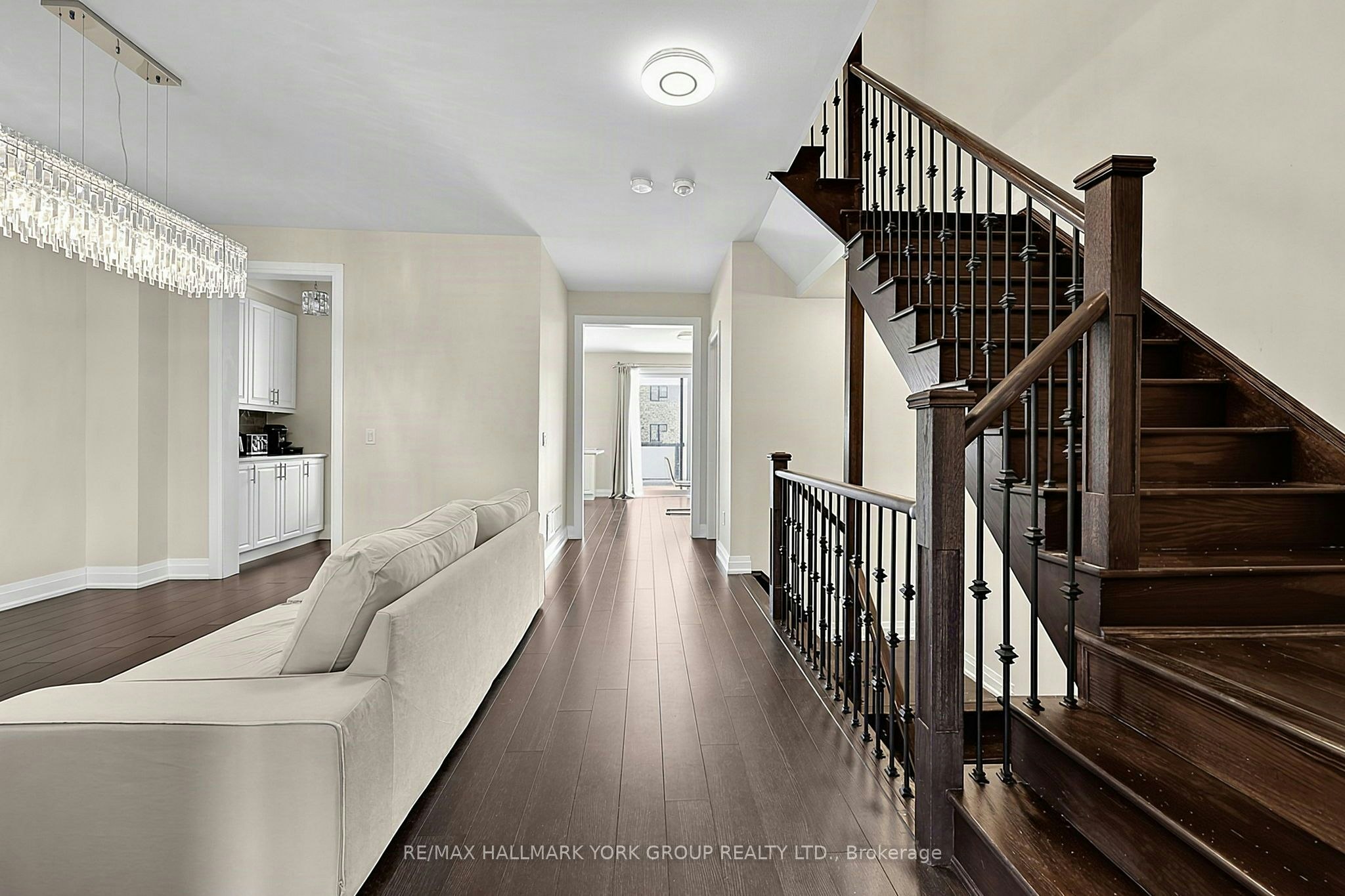 21 Sparks Street, Aurora, ON, L4G 0Z9 - 8