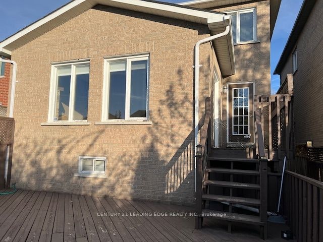 180 Stone Road, Aurora, ON, L4G 6Y9 - 2