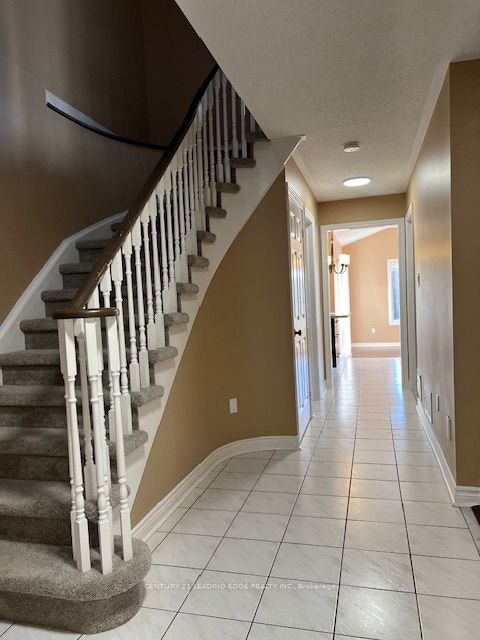 180 Stone Road, Aurora, ON, L4G 6Y9 - 7